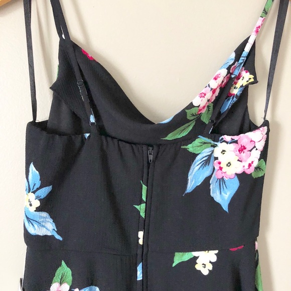 🌿 Drape Front Floral Little Black Dress - Picture 4 of 7